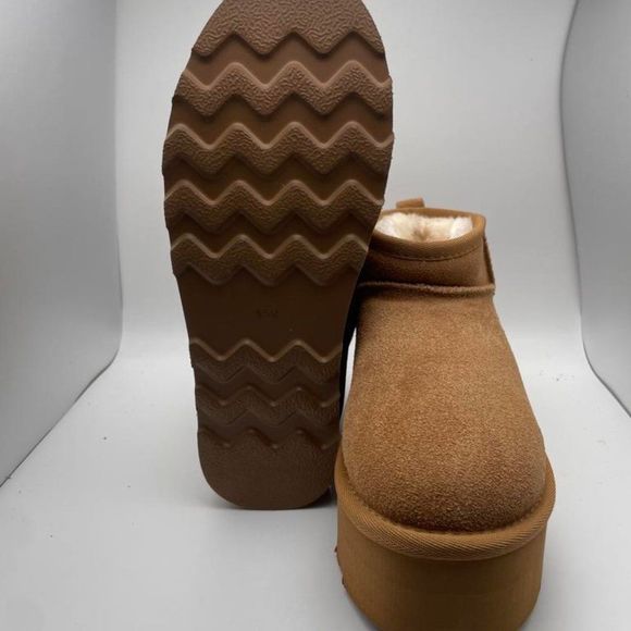 CUSHIONAIRE Women's COZY Genuine Suede pull on platform boot CHESTNUT 6.5 - Picture 6 of 6